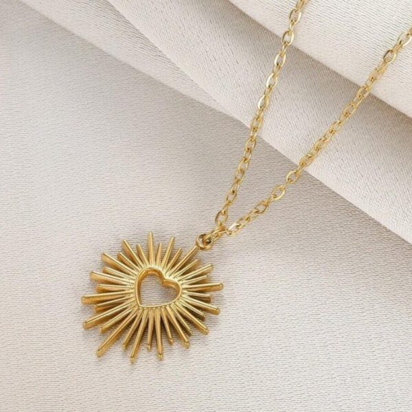 Hollow Heart Rays Anti Tarnish Necklace